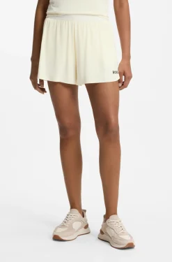 Active dual-layer shorts with moisture management