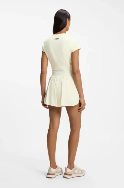 Active dual-layer shorts with moisture management