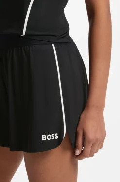 Active dual-layer shorts with moisture management