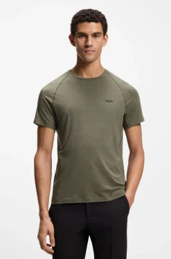 Active slim-fit T-shirt with moisture control