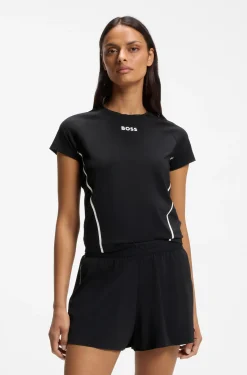 Active slim-fit T-shirt with moisture management