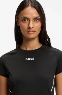 Active slim-fit T-shirt with moisture management