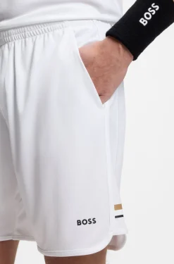 Active Stretch-fabric shorts with mesh pocket bags