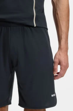 Active Stretch-fabric shorts with mesh pocket bags