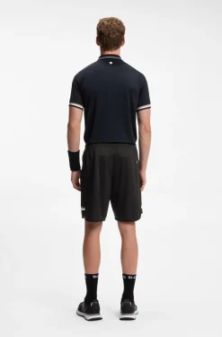 Active Stretch-fabric shorts with mesh pocket bags