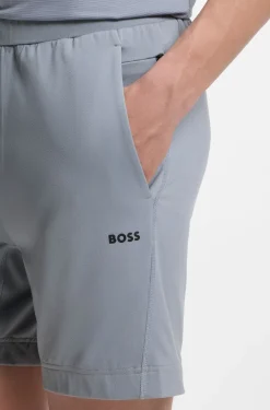 Active training shorts in quick-drying fabric