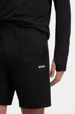 Active training shorts in quick-drying fabric