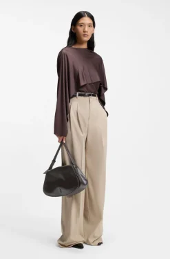 Ariell shoulder bag in leather with adjustable strap