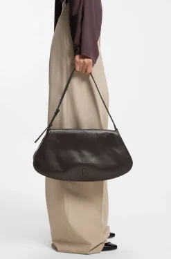 Ariell shoulder bag in leather with adjustable strap