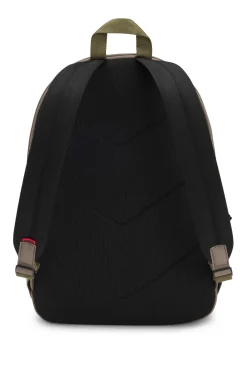 Backpack with contrast logo
