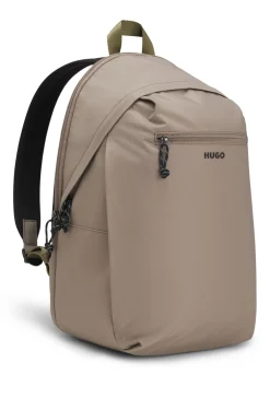 Backpack with contrast logo