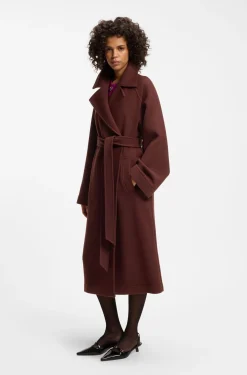 Belted coat in a wool blend