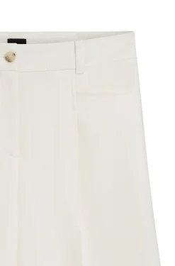Bermuda trousers with front pleats