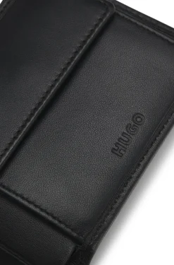Bifold wallet in smooth leather with embossed logo