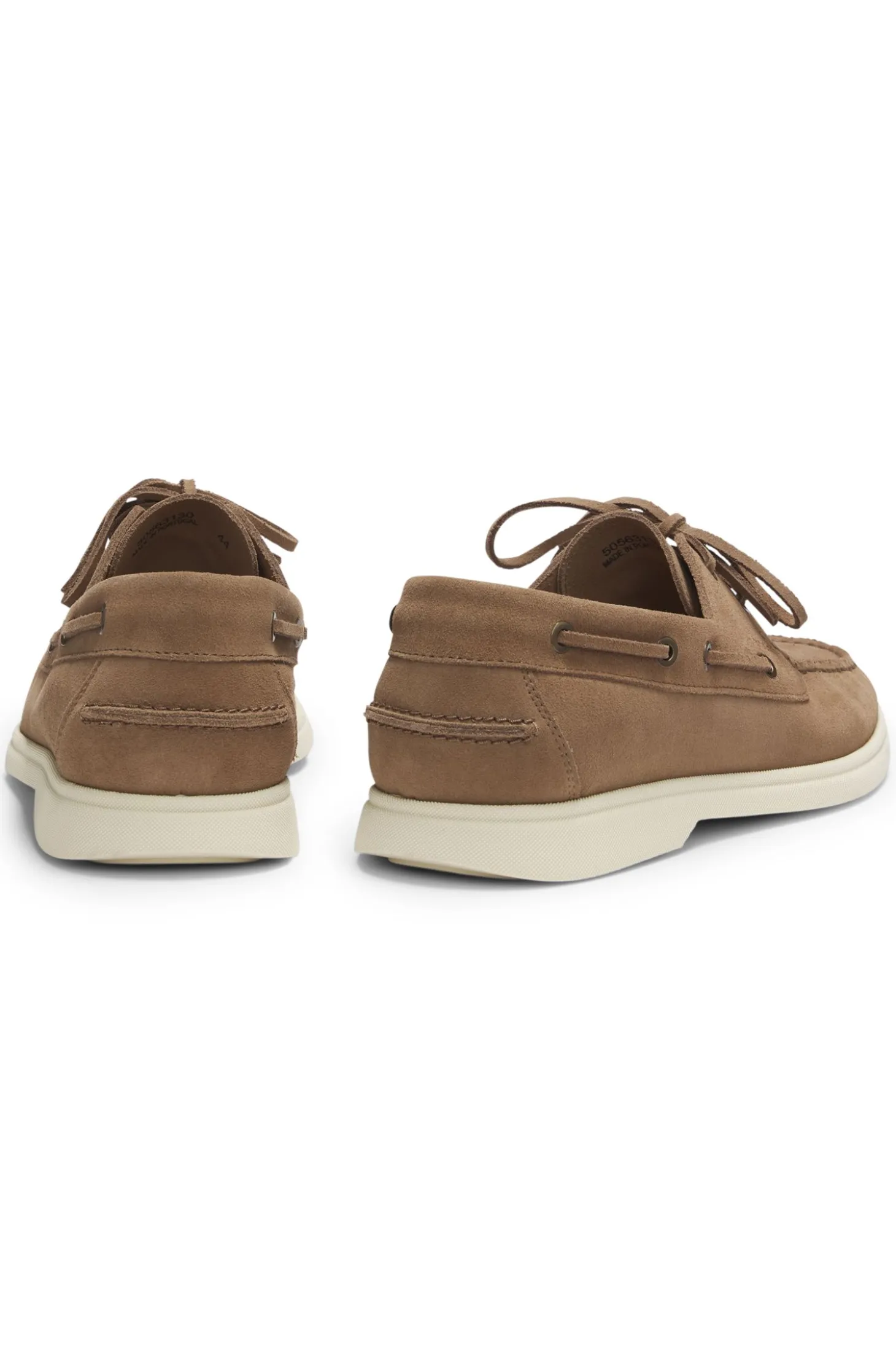 Boat shoes in suede with contrast sole