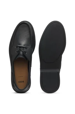 Boat shoes in tumbled leather