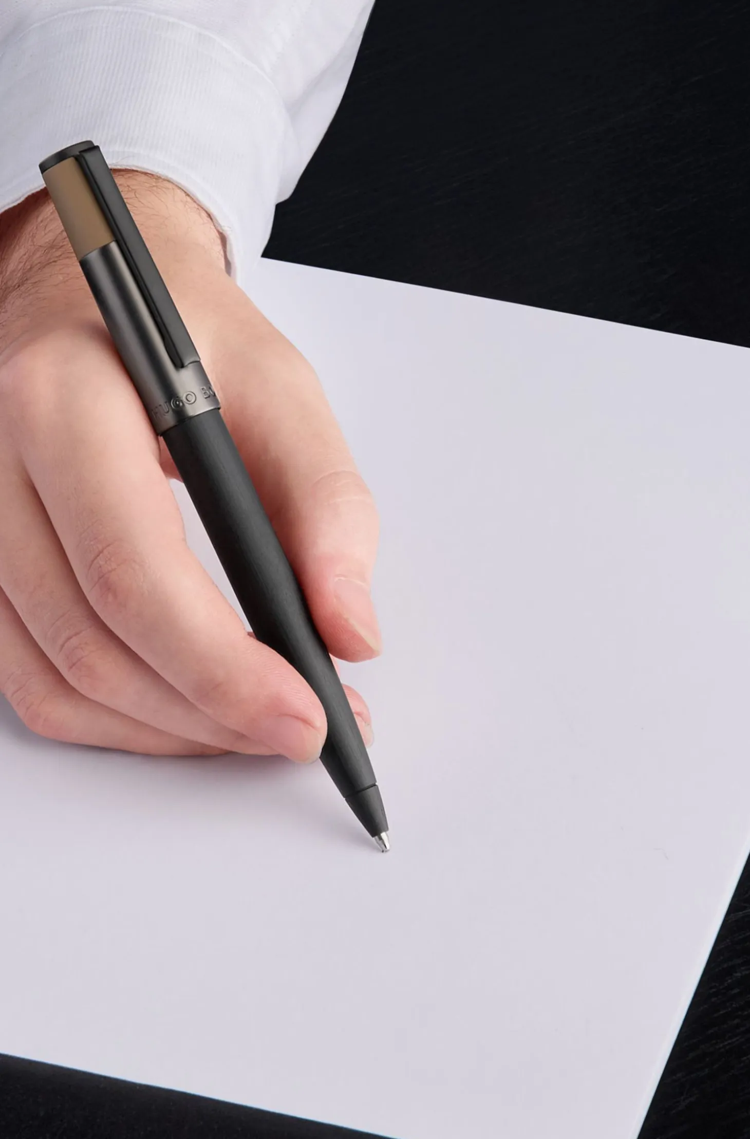 Brushed ballpoint pen with camel-coloured trim