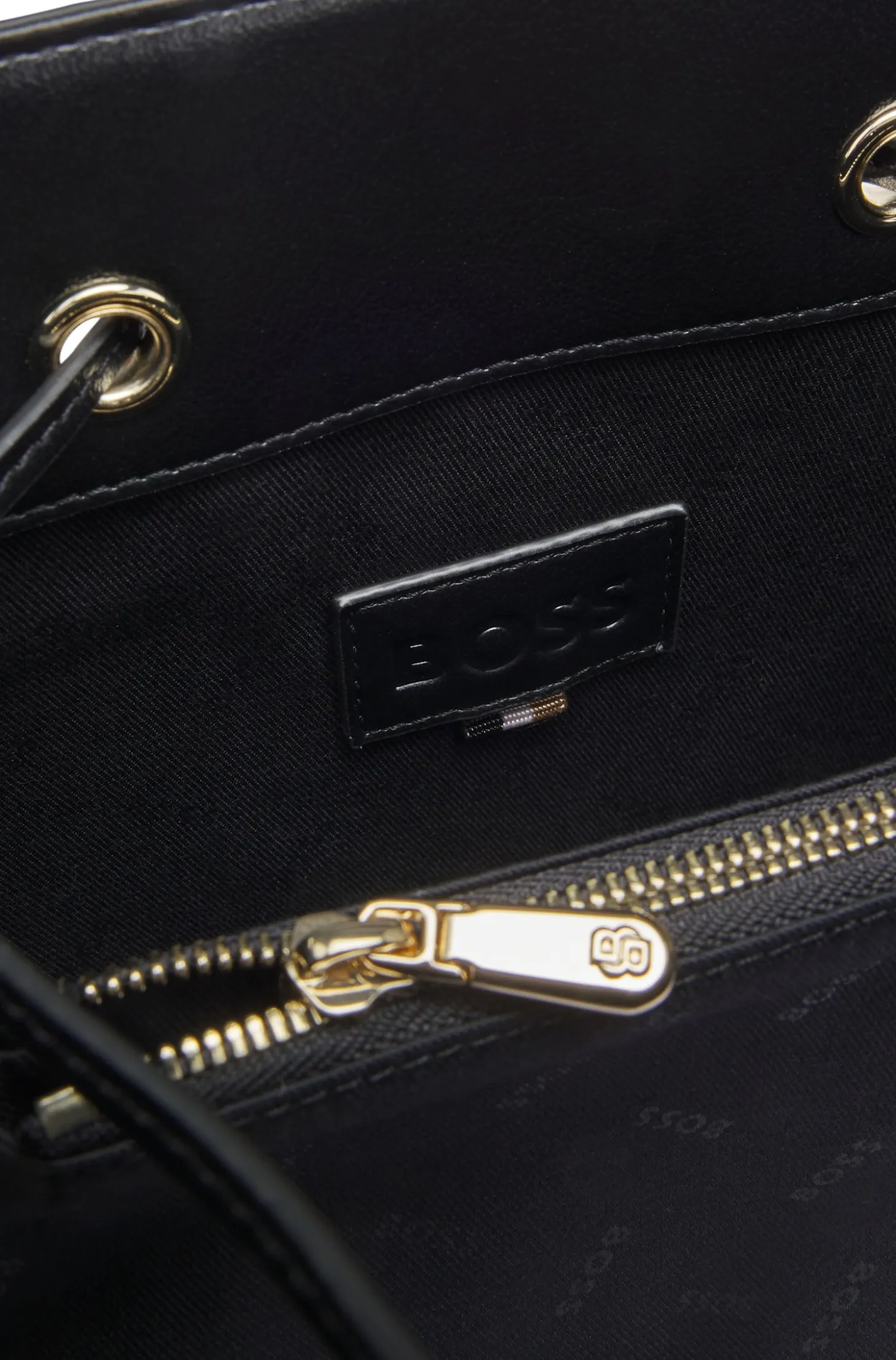 Bucket bag in faux leather