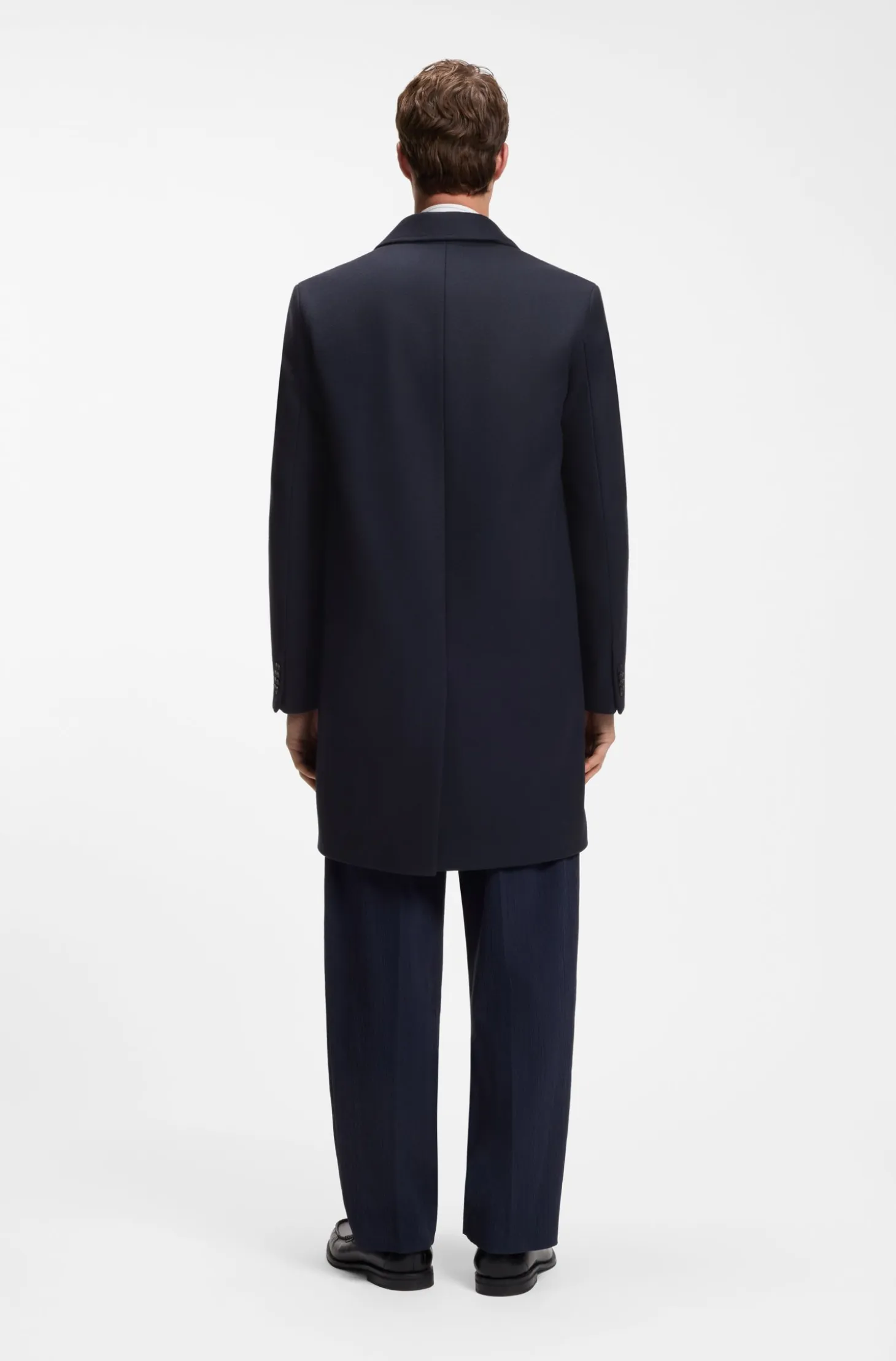 Buttoned coat in a virgin-wool blend