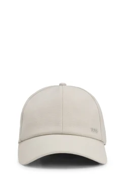 Cap in virgin wool with logo trim