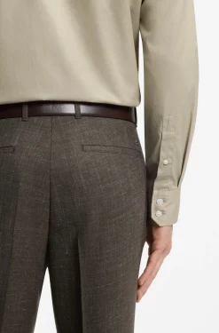 Casual-fit cotton shirt with spread collar