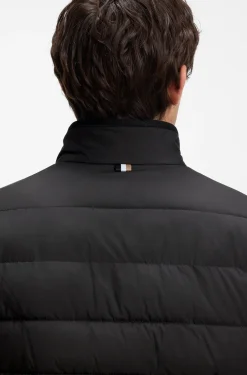 Classic padded jacket with a zip closure