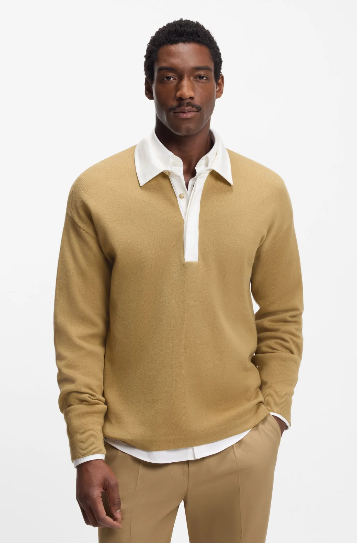Contrast-collar sweater in cotton and virgin wool