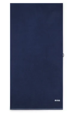 Cotton bath towel with contrast embroidered logo