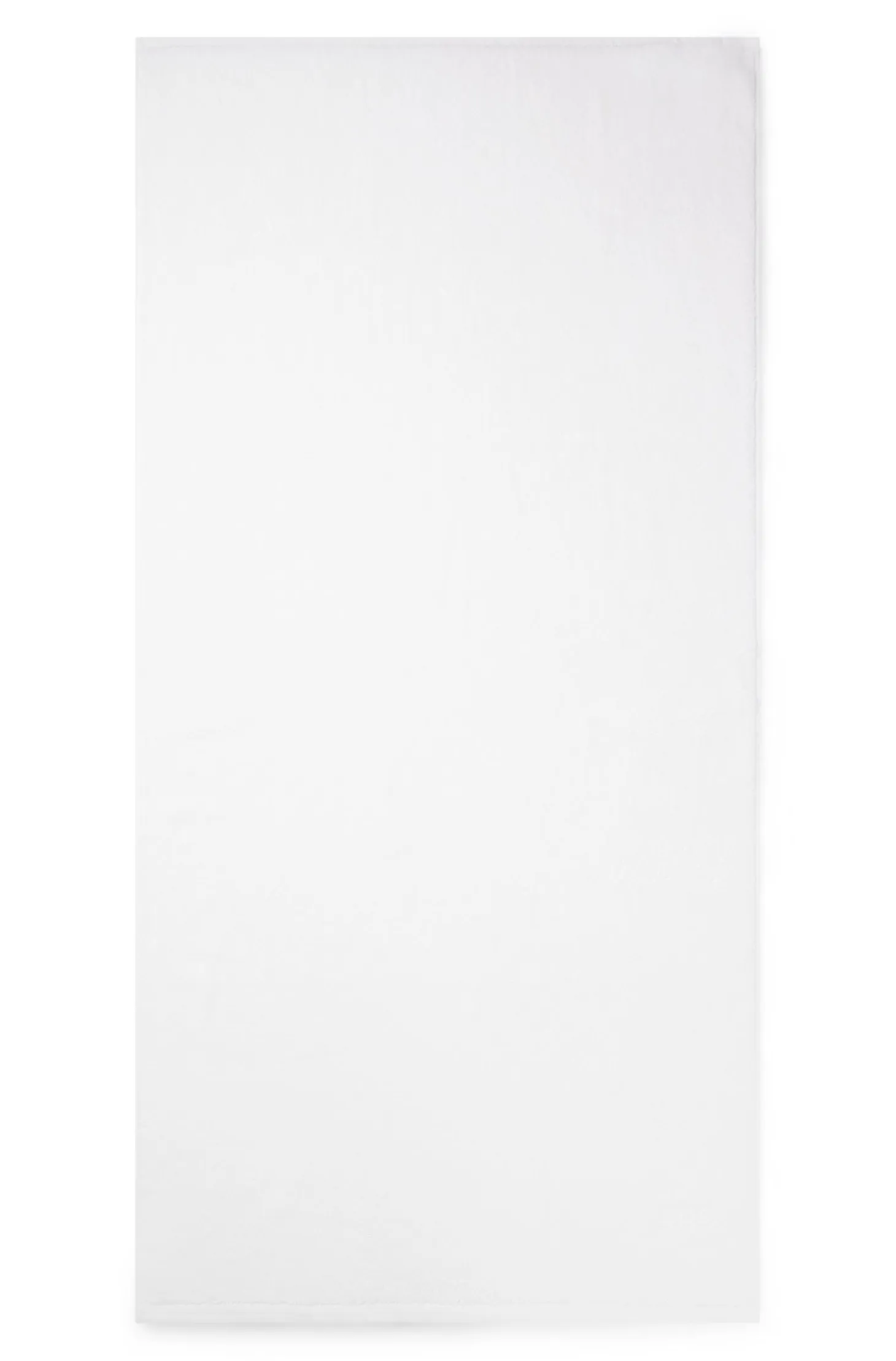 Cotton bath towel with contrast embroidered logo