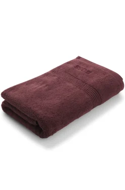 Cotton bath towel with tonal embroidered logo