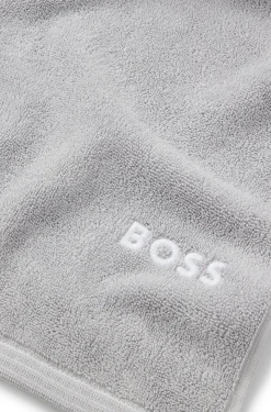 Cotton hand towel with contrast embroidered logo