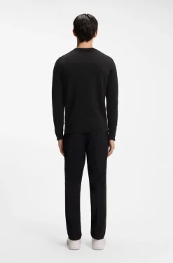 Cotton sweater with red logo label