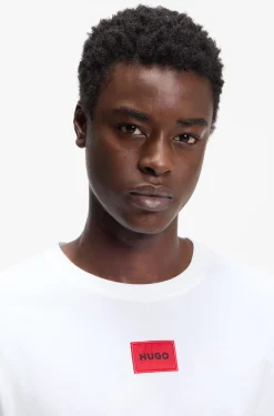 Cotton T-shirt with red woven logo label