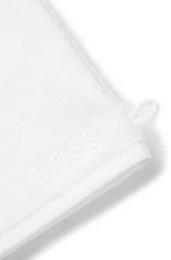 Cotton wash mitt with contrast embroidered logo