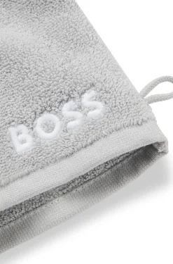 Cotton wash mitt with contrast embroidered logo
