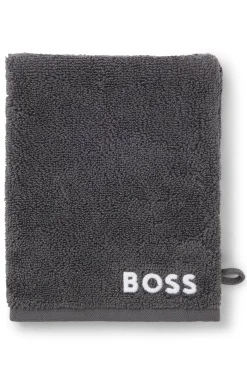 Cotton wash mitt with contrast embroidered logo
