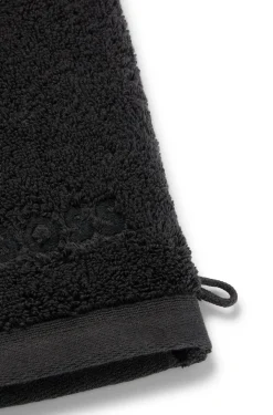 Cotton wash mitt with embroidered logo