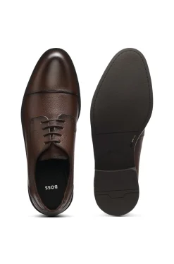 Derby shoes in grained leather with cap toe