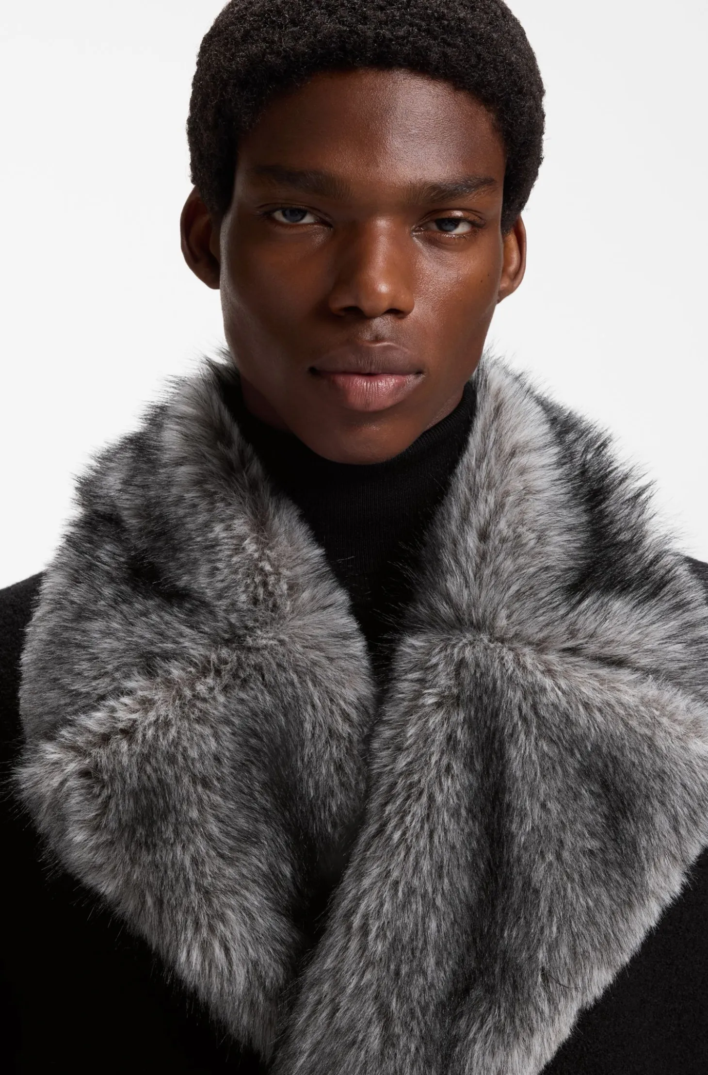 Double-breasted virgin wool coat with faux-fur collar
