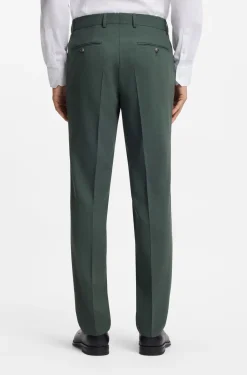 Easy-care suit in stretch cloth with wool