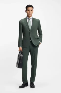 Easy-care suit in stretch cloth with wool
