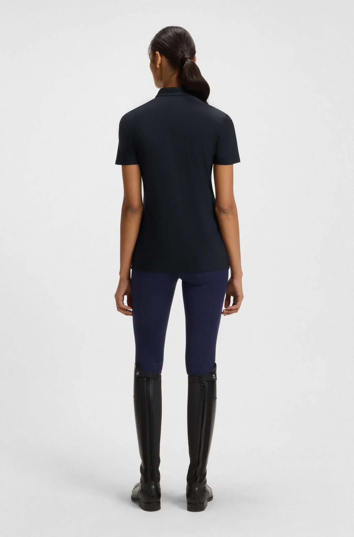 Equestrian training shirt with handwritten logo
