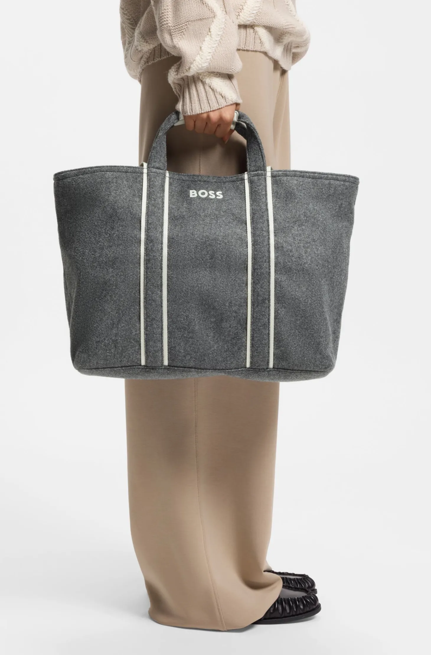 Fabric tote bag with contrast logo