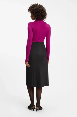 Flared skirt with seam details