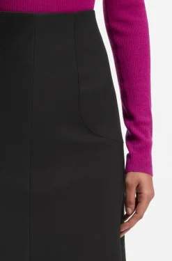 Flared skirt with seam details