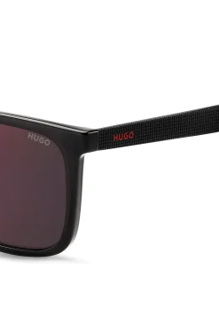 Grey sunglasses with textured temples