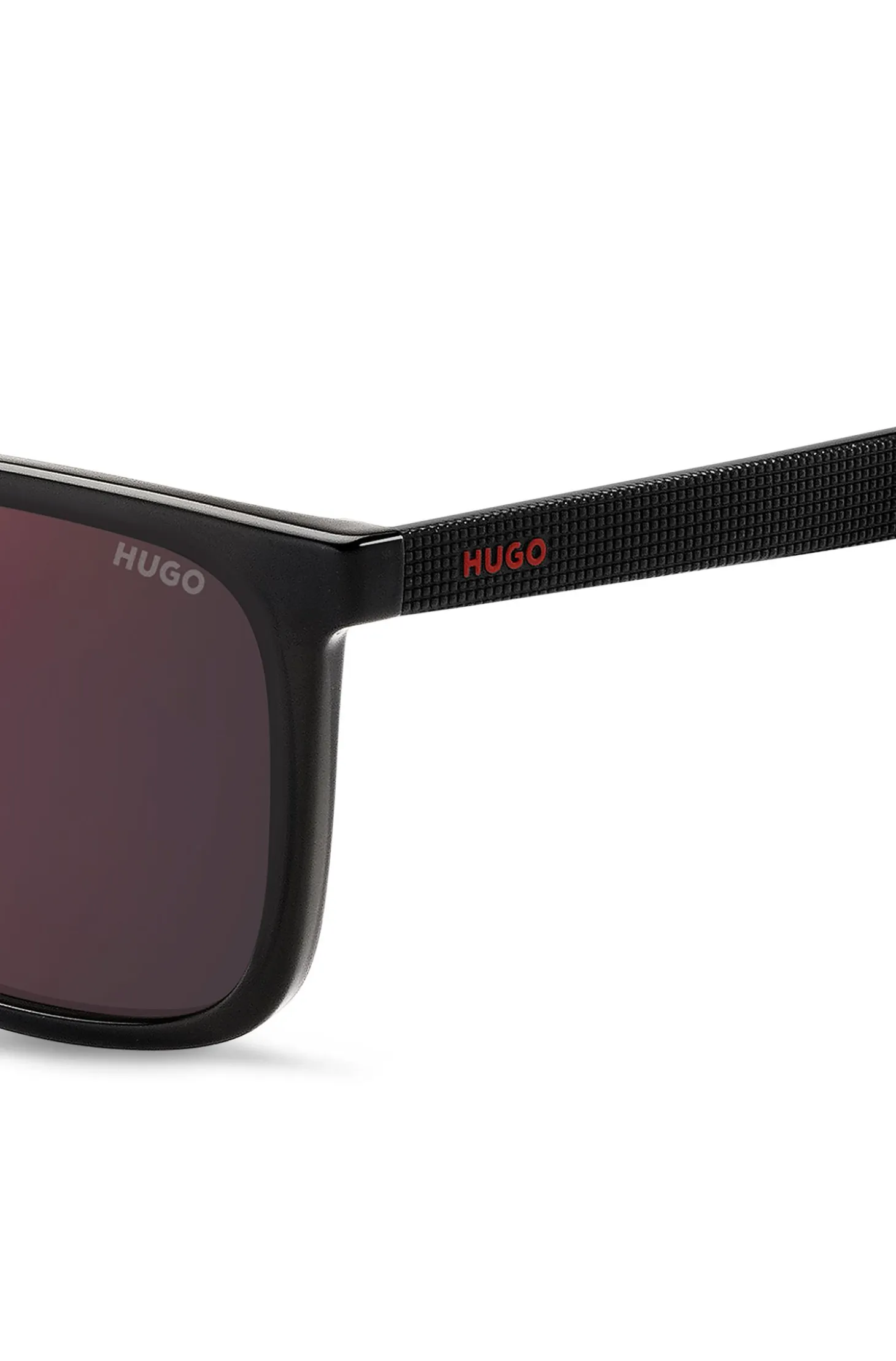 Grey sunglasses with textured temples