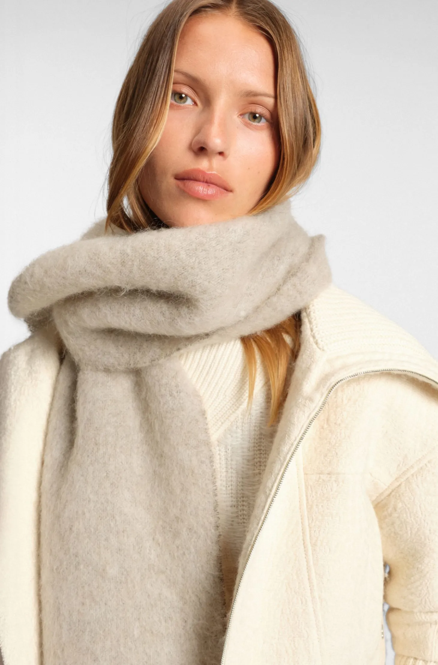 Italian-made fringed scarf with wool and alpaca