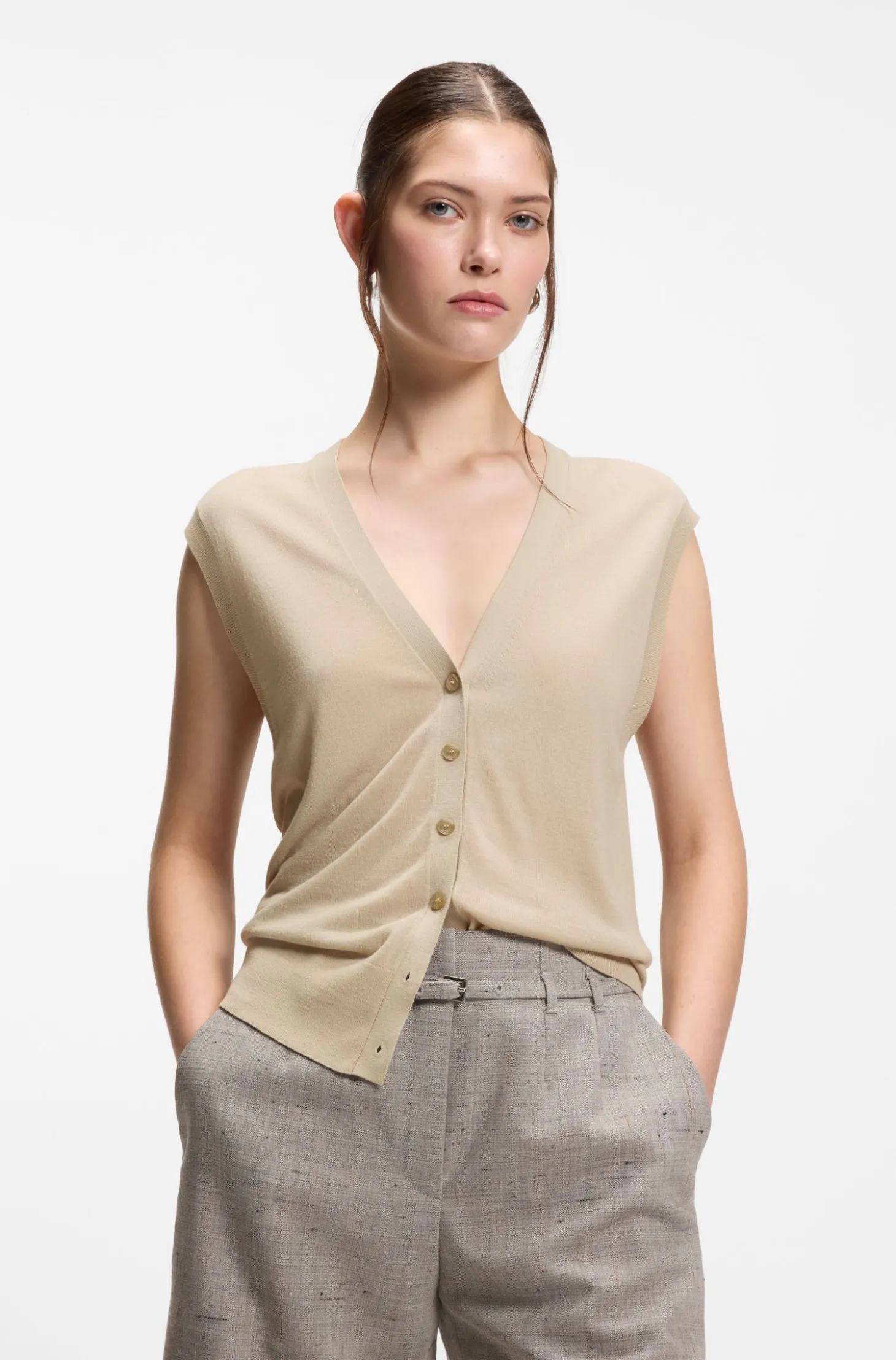 Knitted waistcoat with merino wool