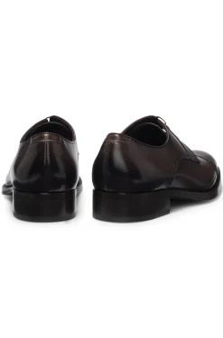 Leather Derby shoes with brogue details